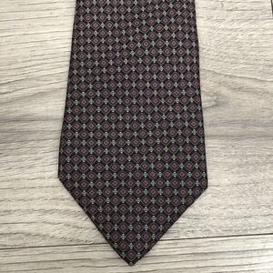 Christian Dior Tie Mens Burgundy 100% Silk Geometric USA Italy Classic Necktie